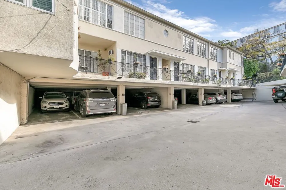 1846 El Cerrito Place Los Angeles, CA 90068