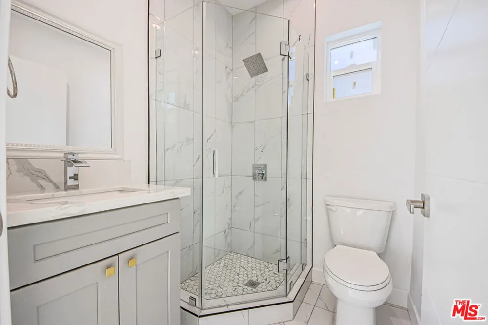 11443 Hatteras Street North Hollywood, CA 91601