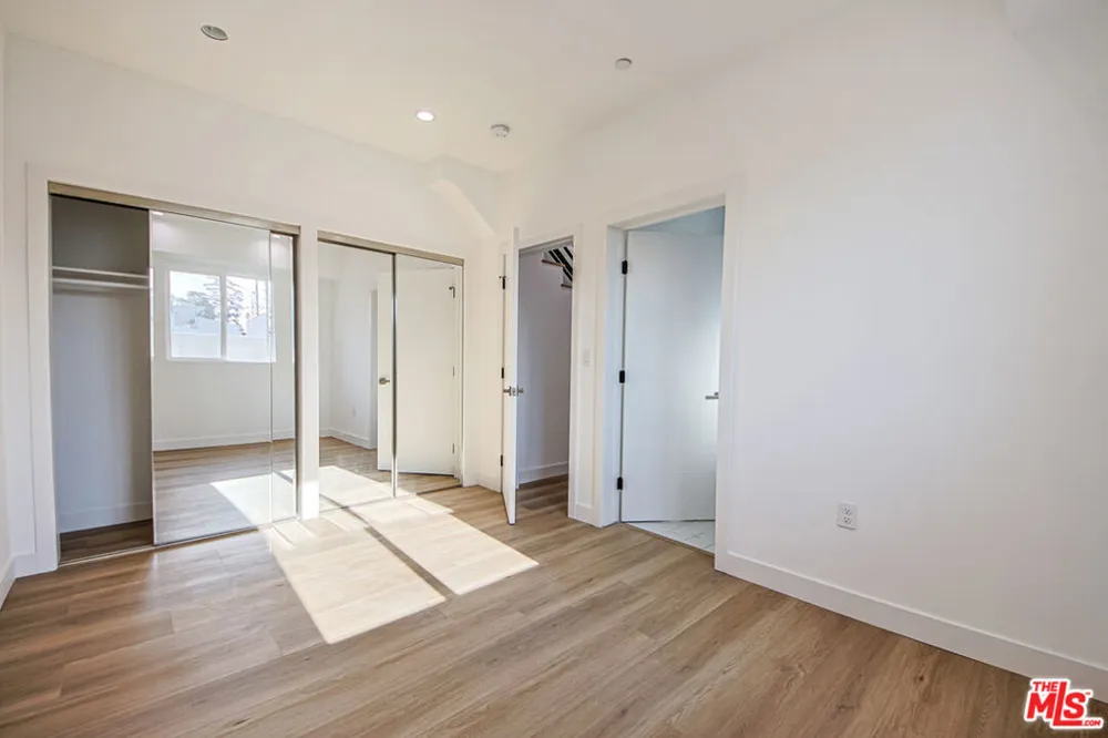 11443 Hatteras Street North Hollywood, CA 91601