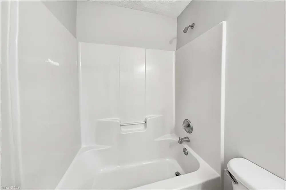 100 Carmel Court Kernersville, NC 27284