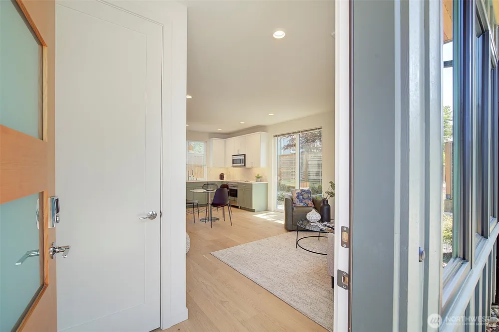 8319 25th Avenue NW Seattle, WA 98117