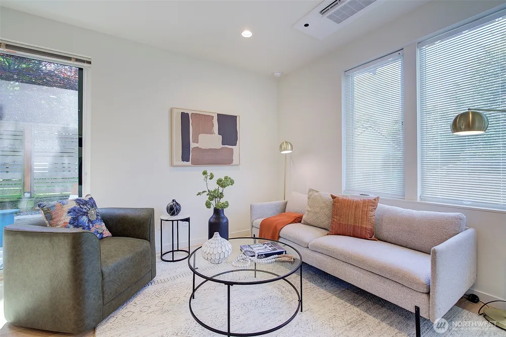 8319 25th Avenue NW Seattle, WA 98117