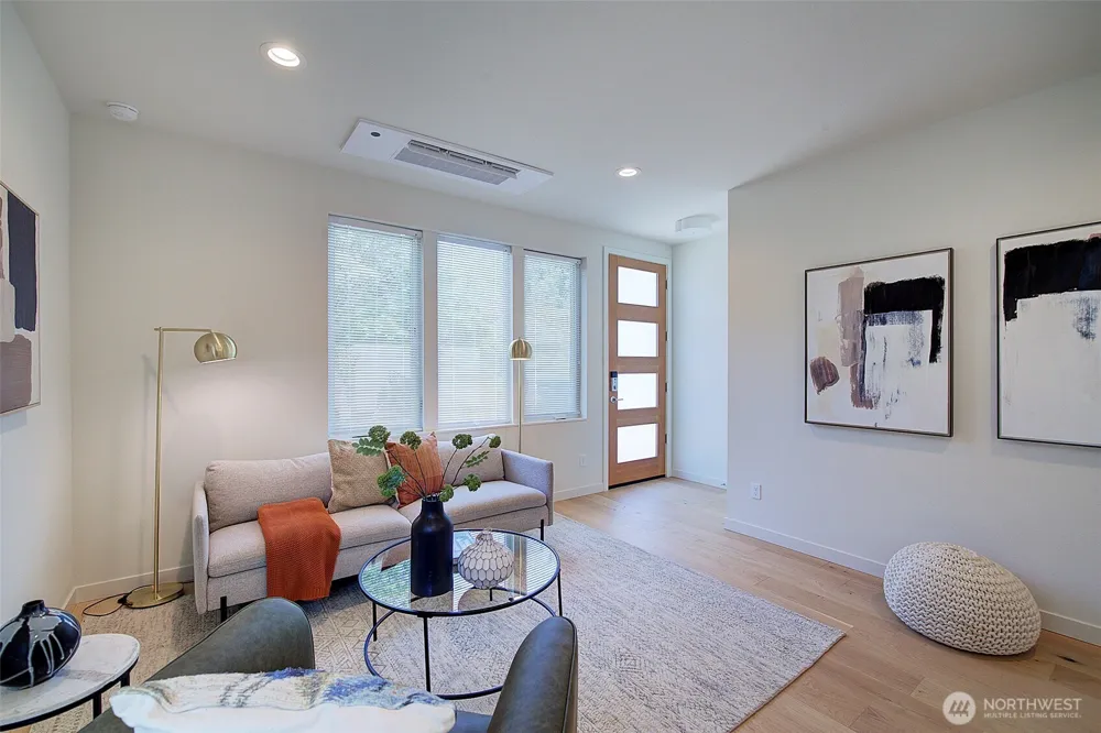 8319 25th Avenue NW Seattle, WA 98117