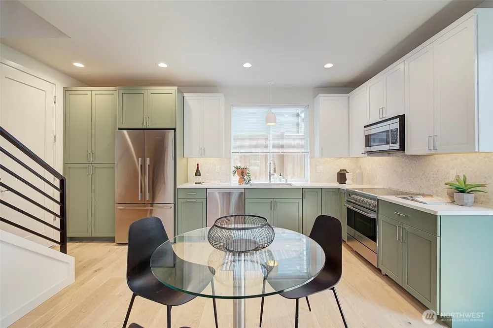8319 25th Avenue NW Seattle, WA 98117