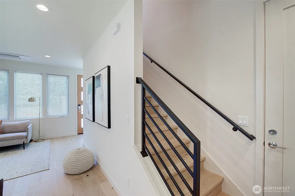 8319 25th Avenue NW Seattle, WA 98117