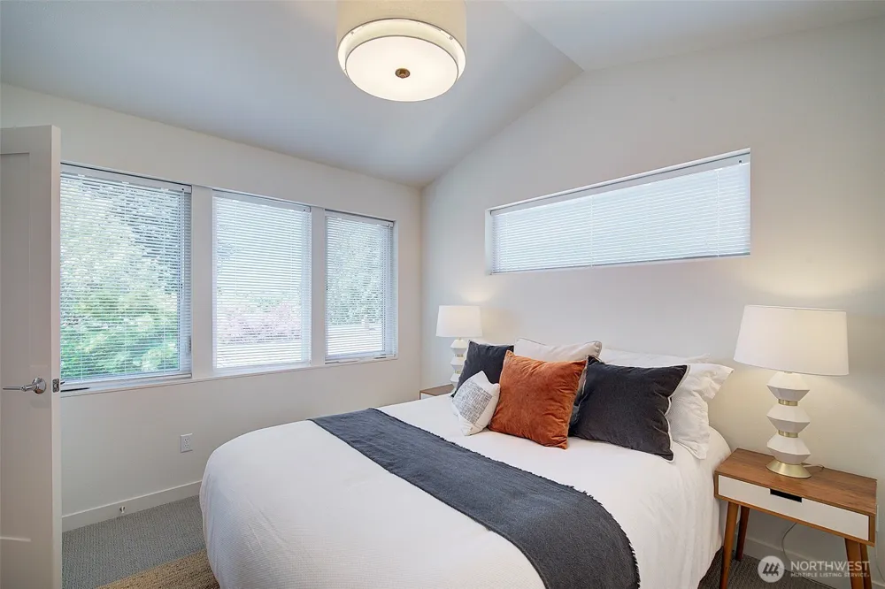 8319 25th Avenue NW Seattle, WA 98117