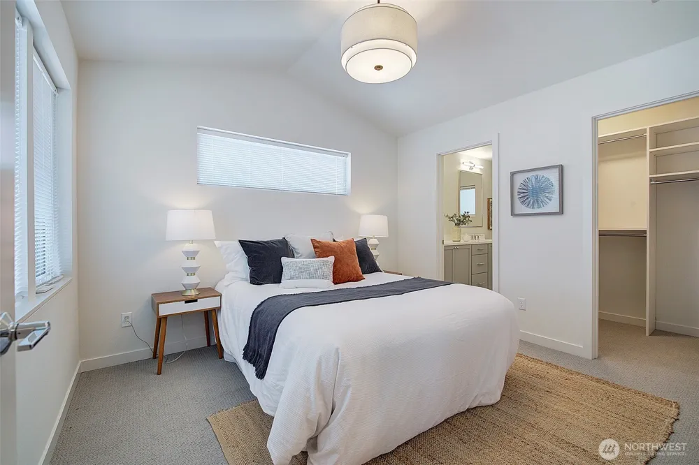 8319 25th Avenue NW Seattle, WA 98117