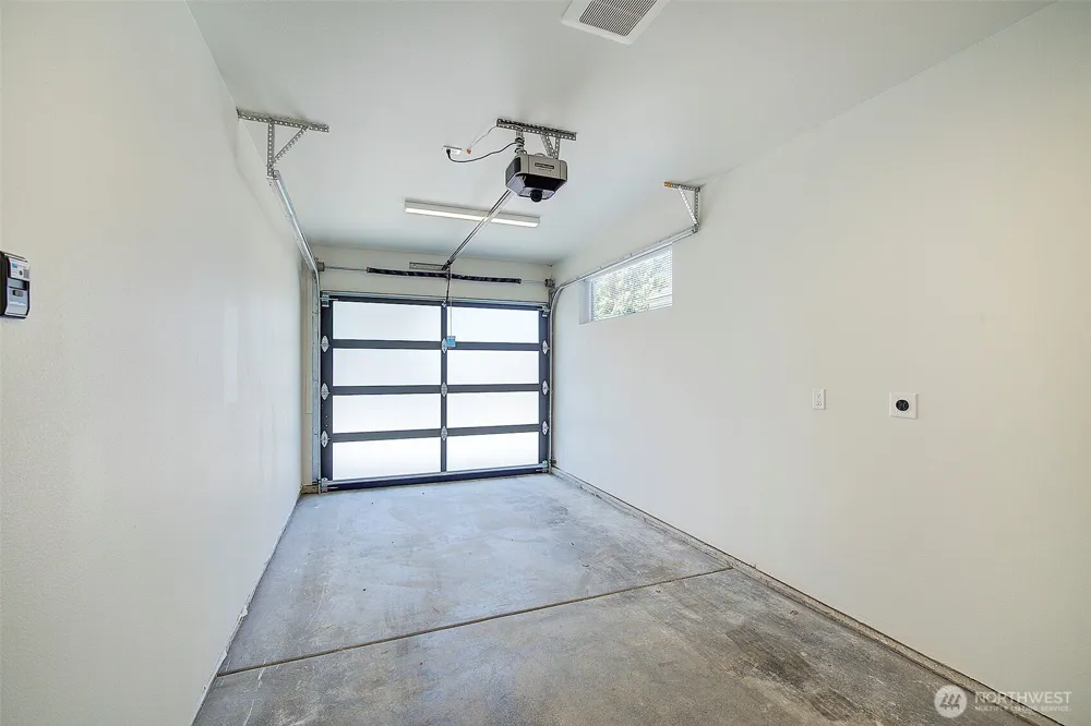 8319 25th Avenue NW Seattle, WA 98117