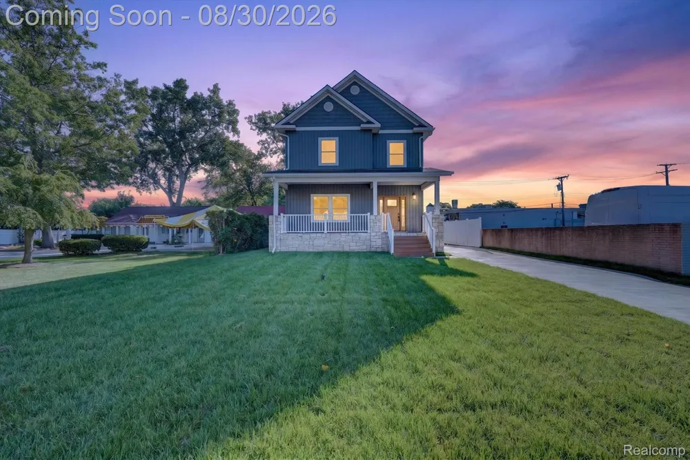 1820 Robina Avenue Berkley City, MI 48072