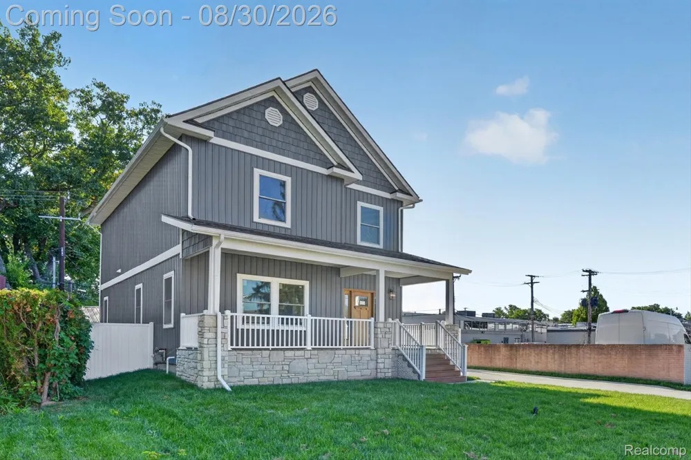 1820 Robina Avenue Berkley City, MI 48072