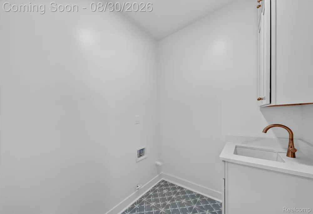 1820 Robina Avenue Berkley City, MI 48072