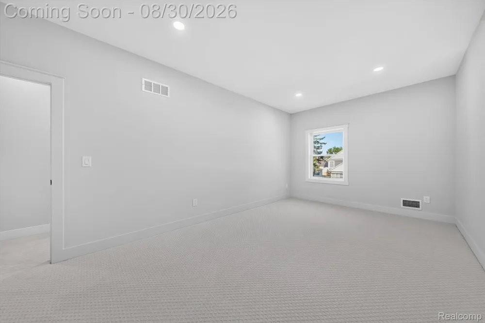 1820 Robina Avenue Berkley City, MI 48072