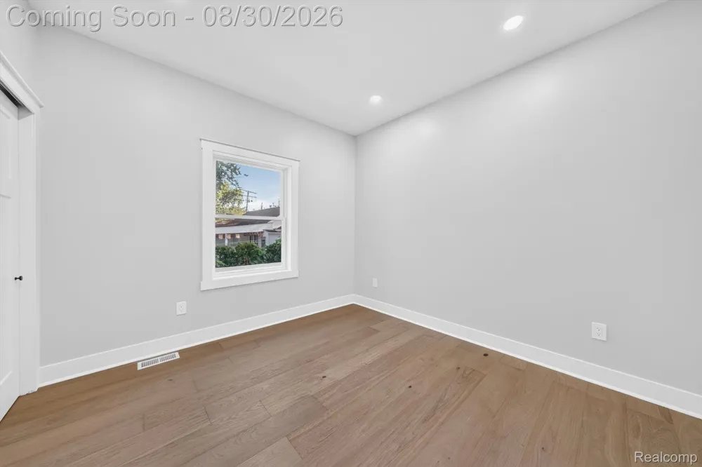 1820 Robina Avenue Berkley City, MI 48072