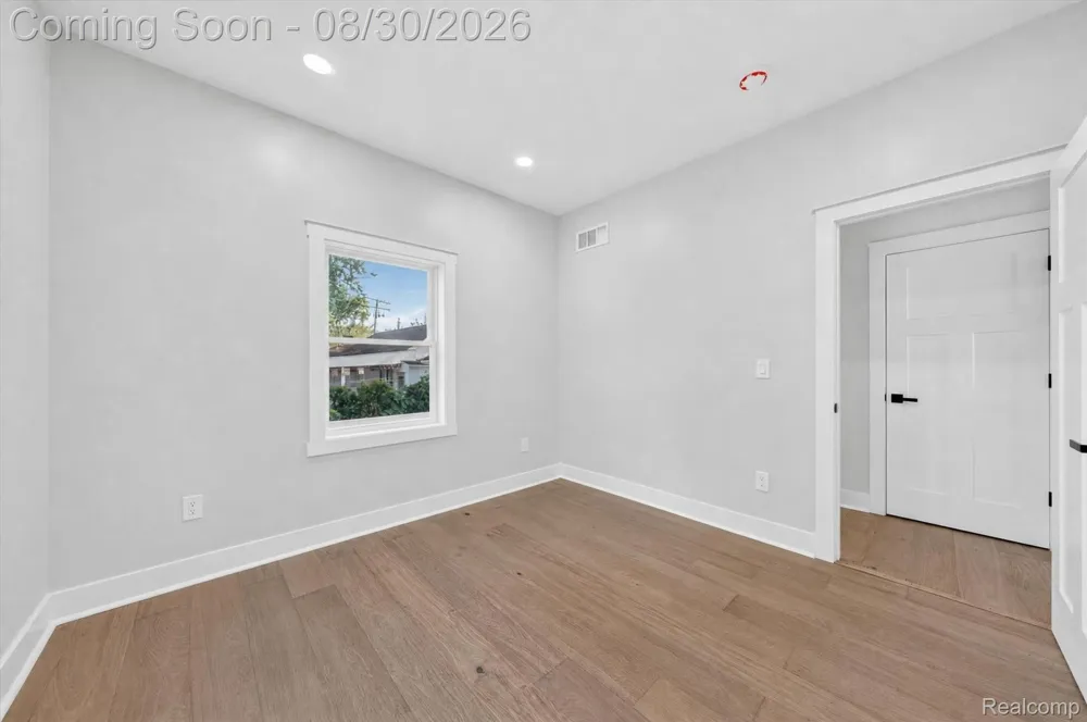 1820 Robina Avenue Berkley City, MI 48072
