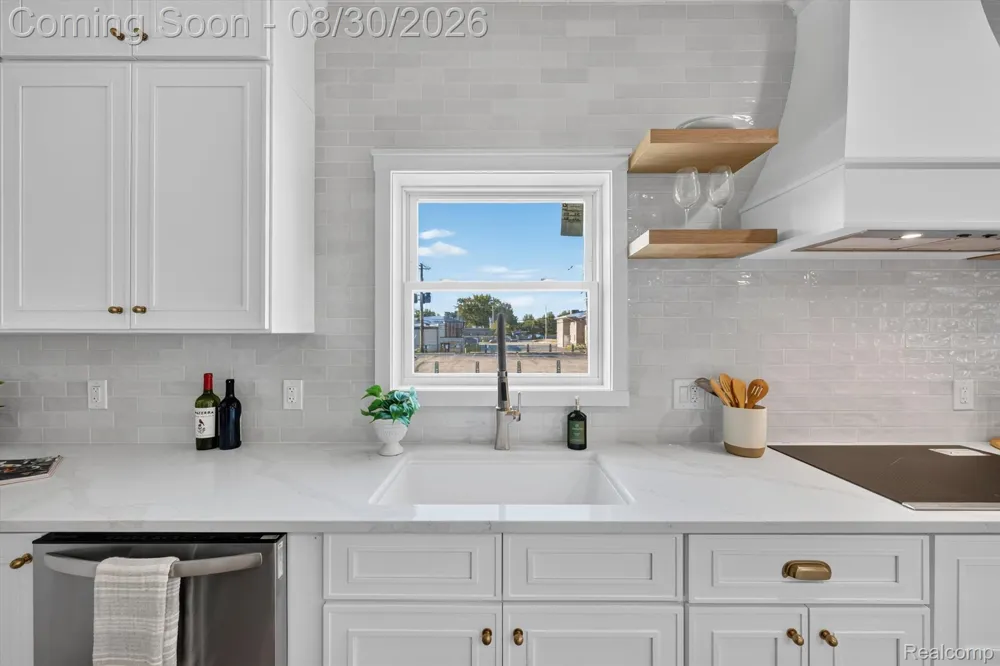 1820 Robina Avenue Berkley City, MI 48072
