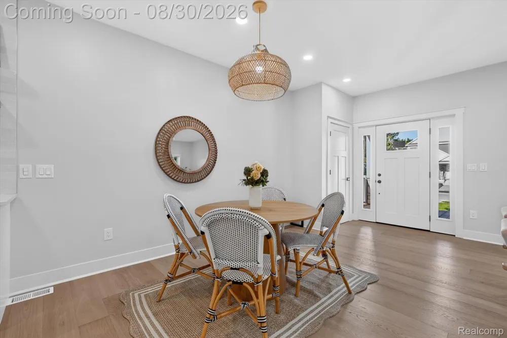 1820 Robina Avenue Berkley City, MI 48072