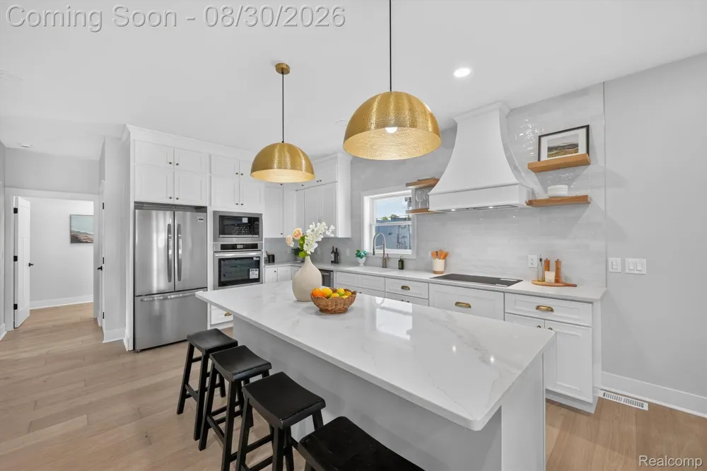 1820 Robina Avenue Berkley City, MI 48072