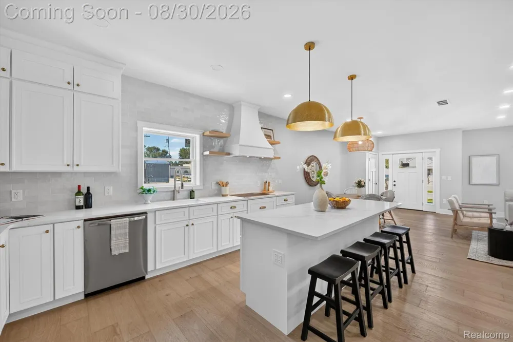 1820 Robina Avenue Berkley City, MI 48072