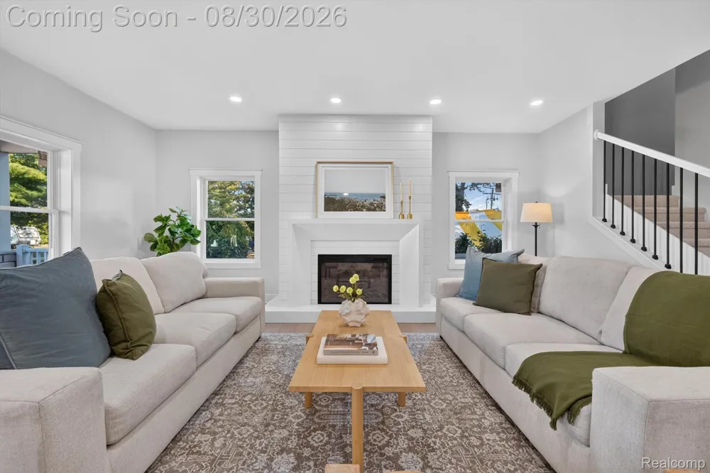 1820 Robina Avenue Berkley City, MI 48072