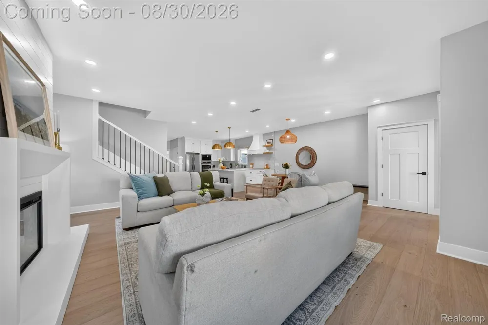 1820 Robina Avenue Berkley City, MI 48072