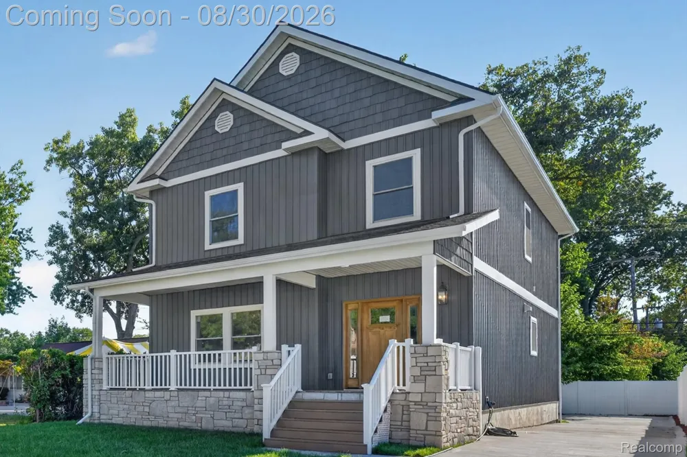 1820 Robina Avenue Berkley City, MI 48072