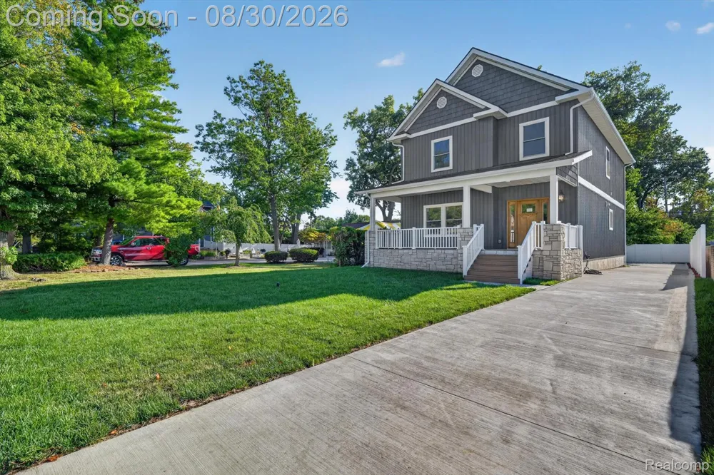1820 Robina Avenue Berkley City, MI 48072
