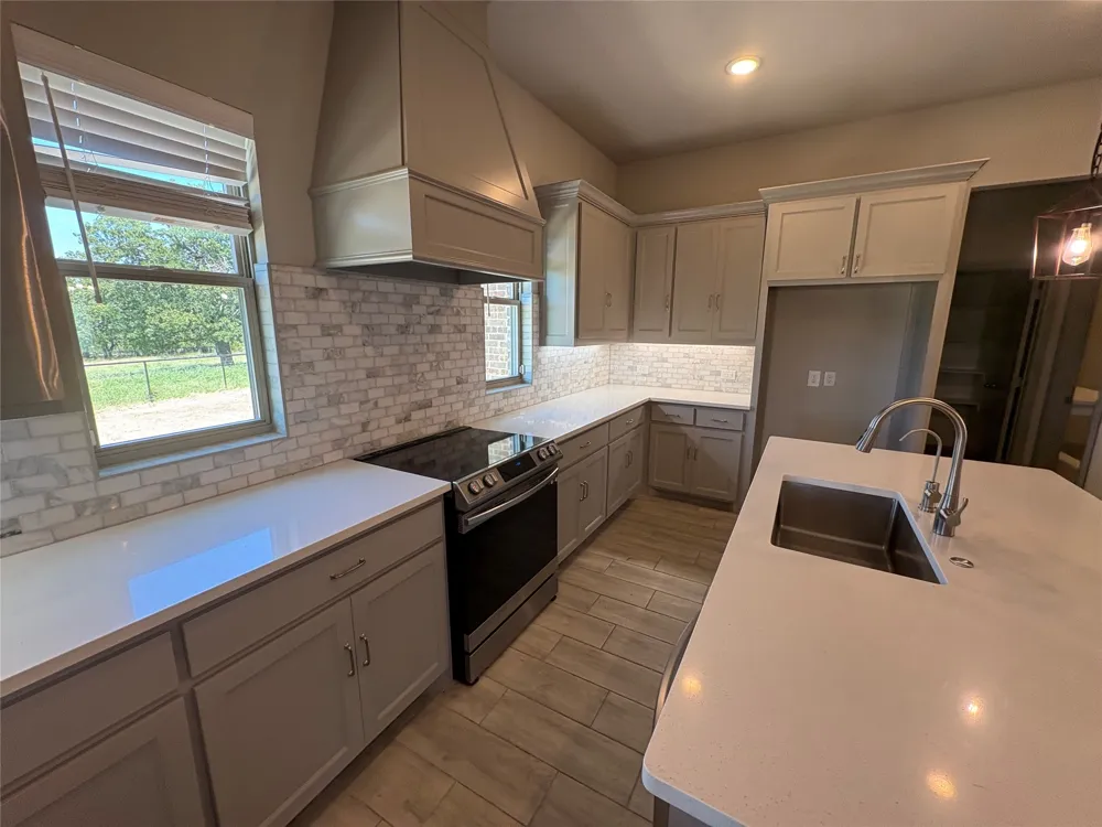 100 Aslan Road Poolville, TX 76487