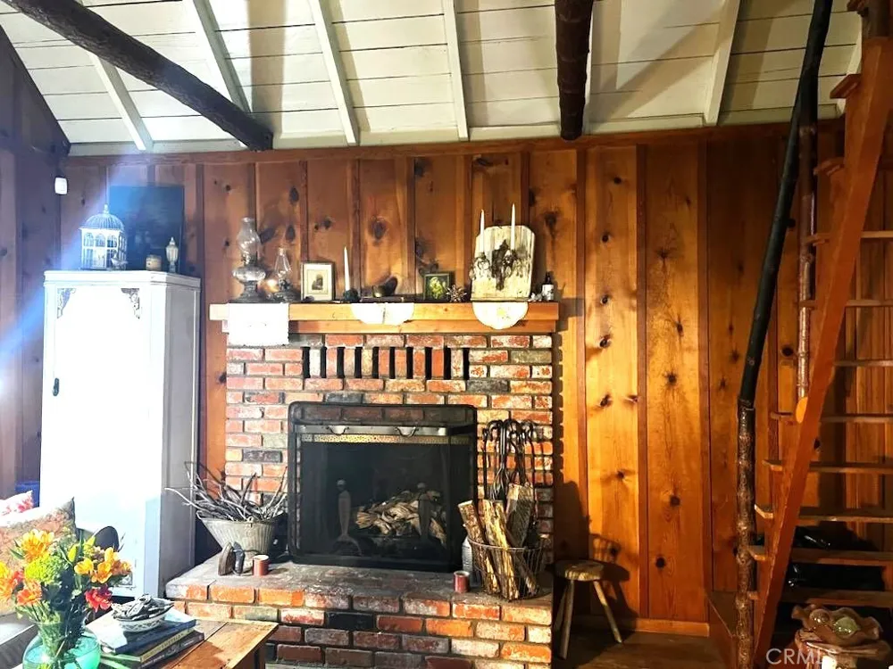 7877 Holly Lake Arrowhead, CA 92352