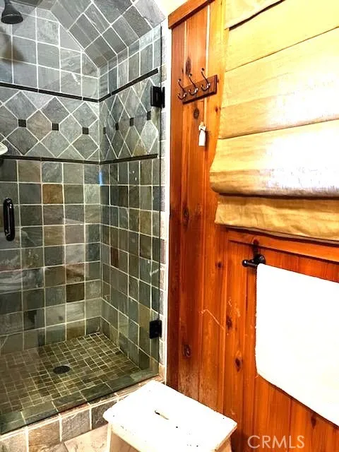 7877 Holly Lake Arrowhead, CA 92352