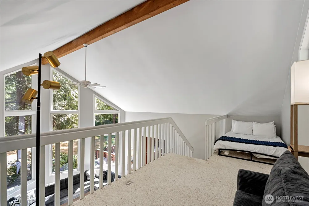 41 E Westlake Place Allyn, WA 98524