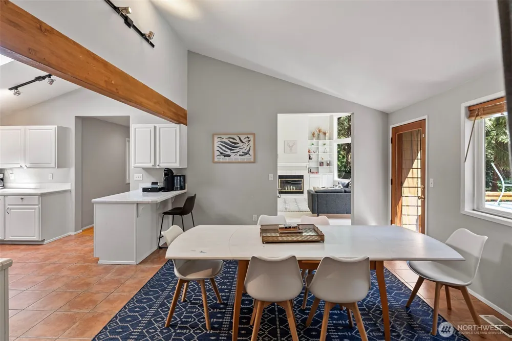 41 E Westlake Place Allyn, WA 98524