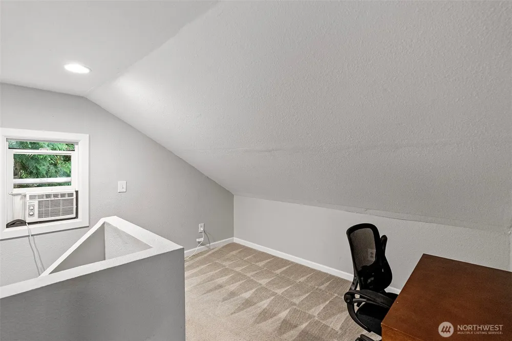 41 E Westlake Place Allyn, WA 98524