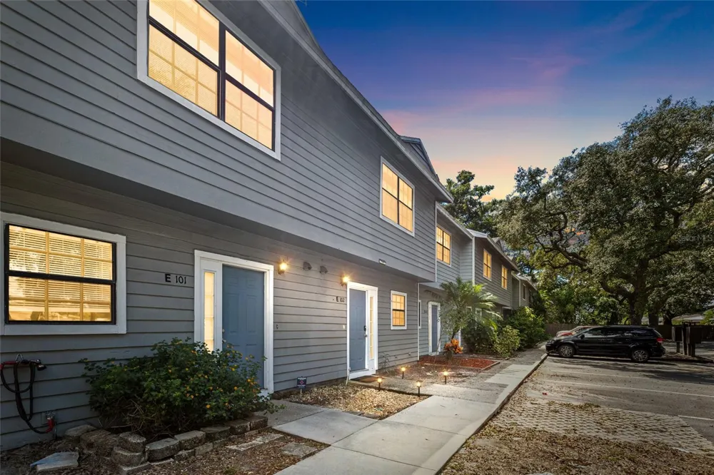 1910 W SLIGH AVENUE #E102 Tampa, FL 33604