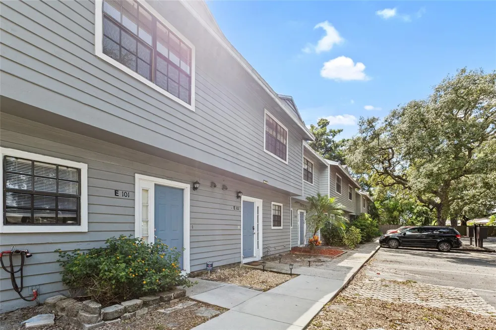 1910 W SLIGH AVENUE #E102 Tampa, FL 33604