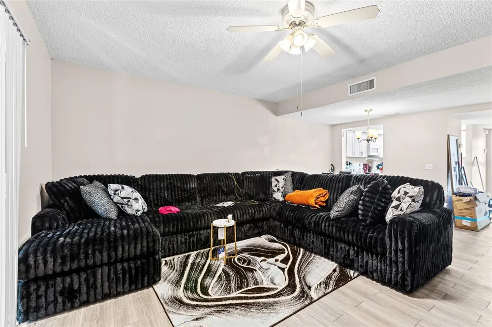 1910 W SLIGH AVENUE #E102 Tampa, FL 33604