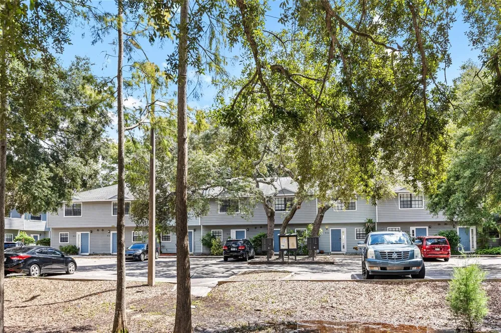 1910 W SLIGH AVENUE #E102 Tampa, FL 33604