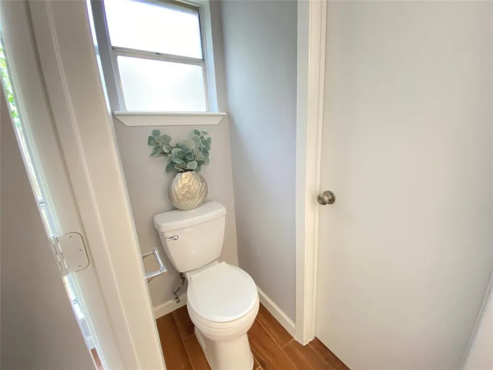 1011 Melford Avenue Pearland, TX 77584