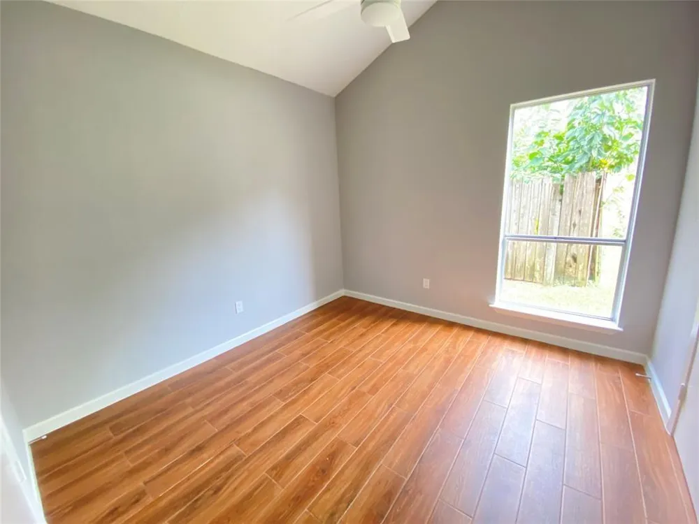 1011 Melford Avenue Pearland, TX 77584