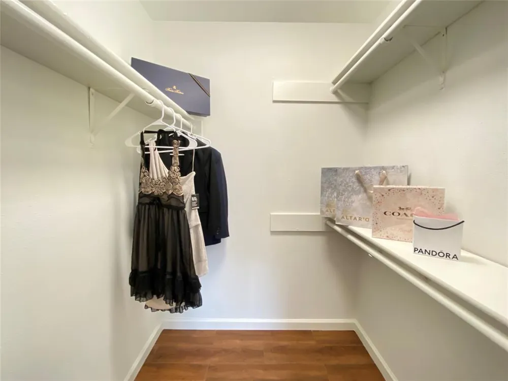 1011 Melford Avenue Pearland, TX 77584
