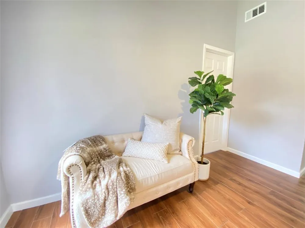 1011 Melford Avenue Pearland, TX 77584