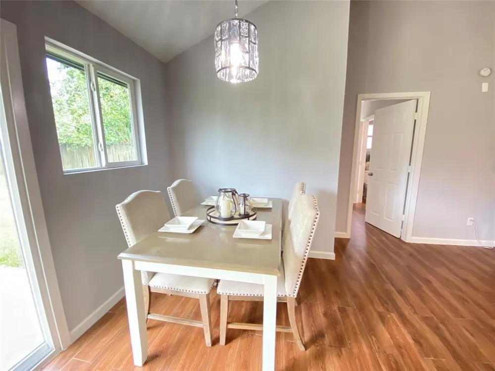1011 Melford Avenue Pearland, TX 77584