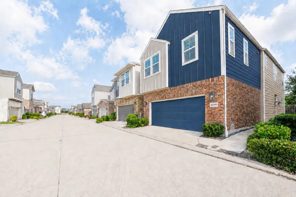 10008 Waving Grain Lane Houston, TX 77080