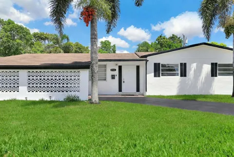 4723 NW 4TH STREET