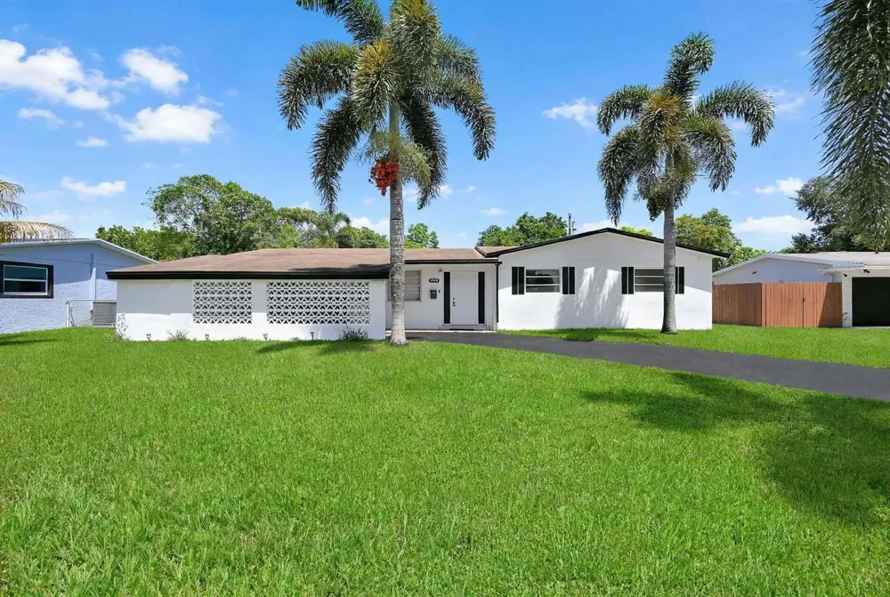 4723 NW 4TH STREET Plantation, FL 33317