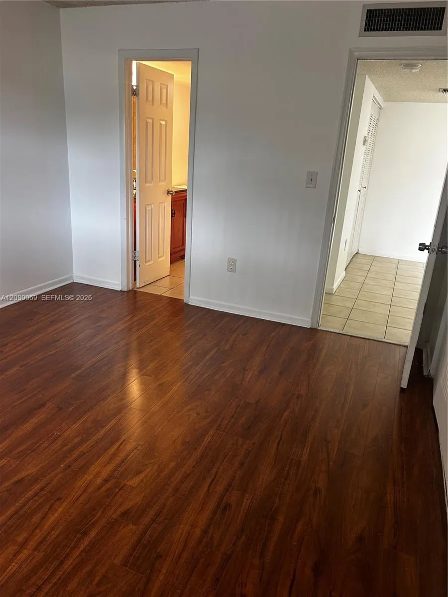 7180 NW 179th St #211 Hialeah, FL 33015