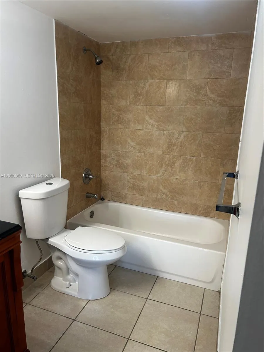 7180 NW 179th St #211 Hialeah, FL 33015