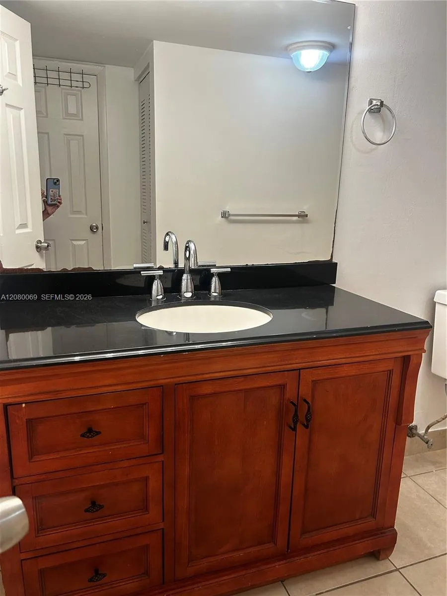 7180 NW 179th St #211 Hialeah, FL 33015