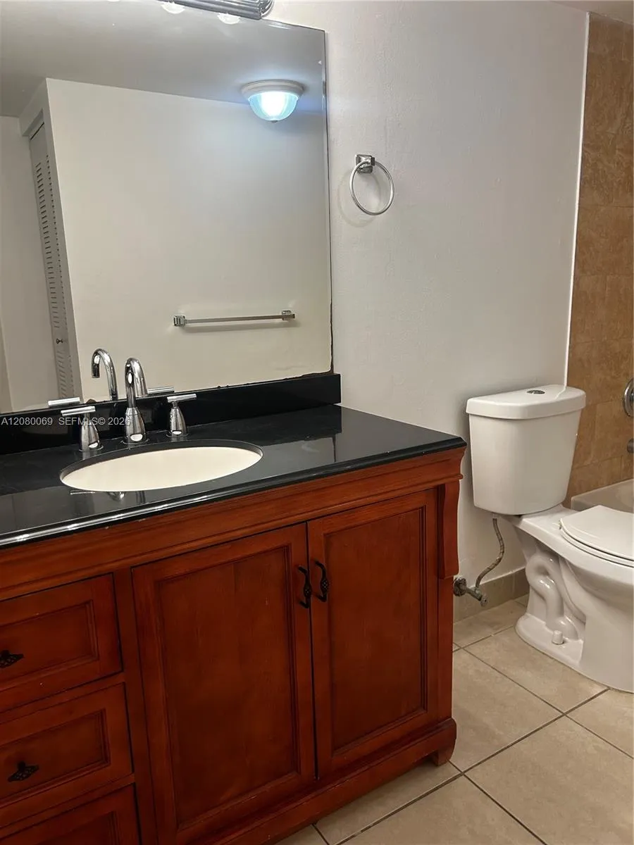 7180 NW 179th St #211 Hialeah, FL 33015