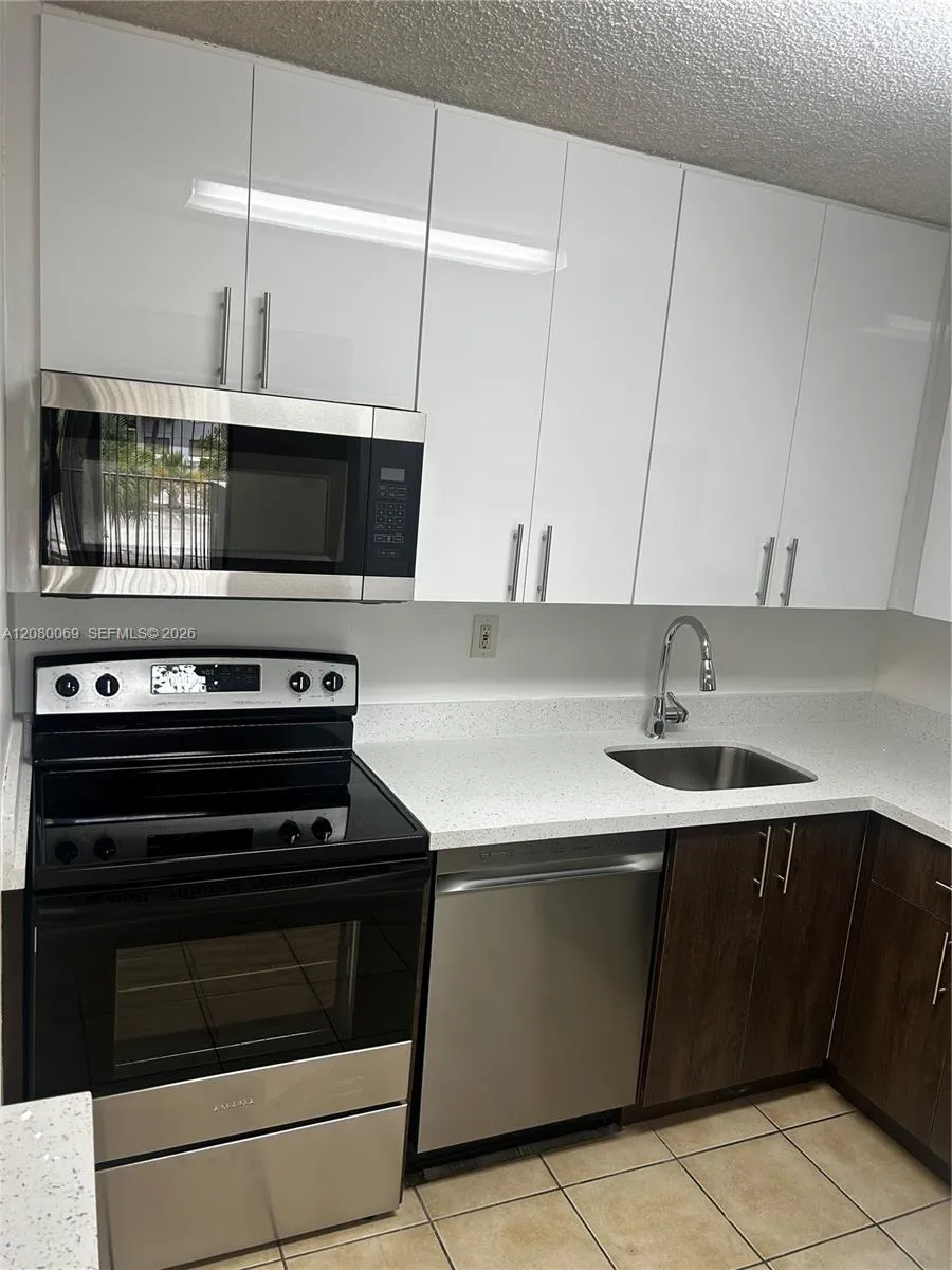 7180 NW 179th St #211 Hialeah, FL 33015