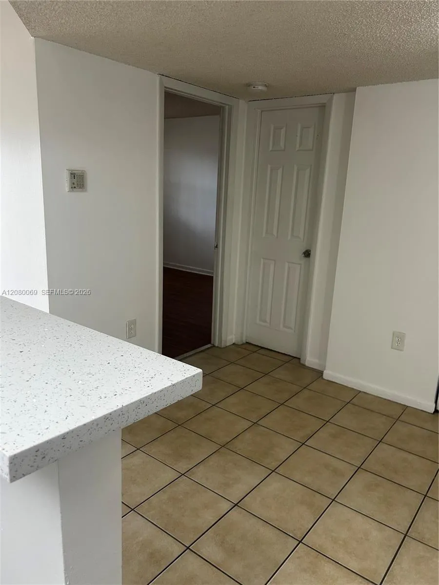 7180 NW 179th St #211 Hialeah, FL 33015